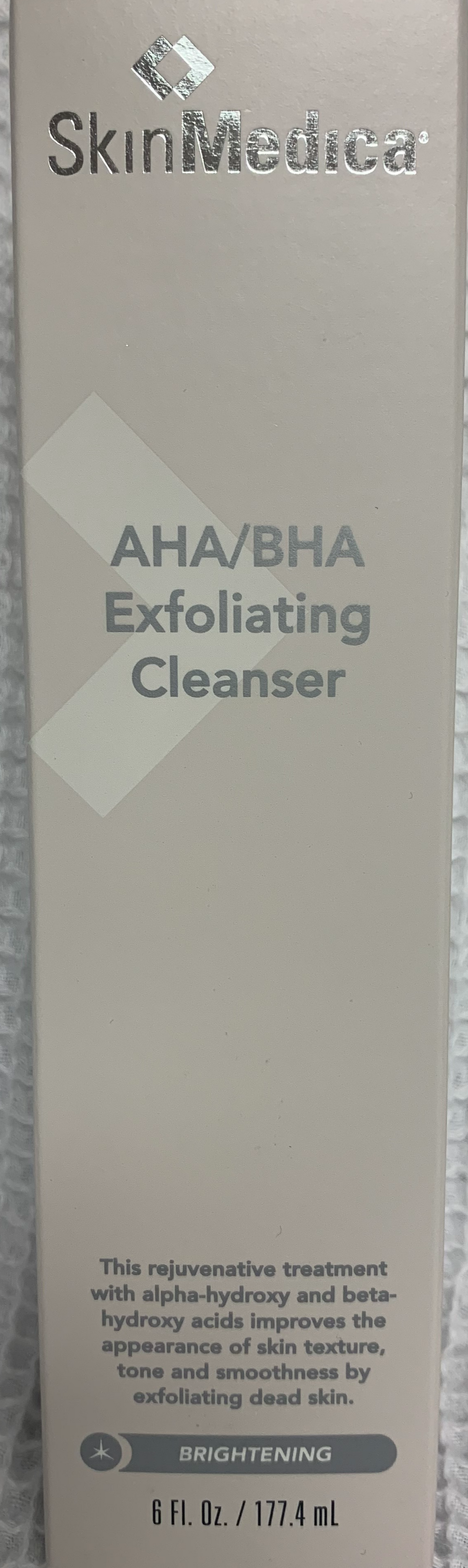 SkinMedica exfoliating cleanser gently scrubs away dead skin, improving the appearance of skin tone and texture 6 oz